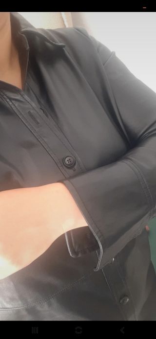 Chaqueta larga de cuero ✅