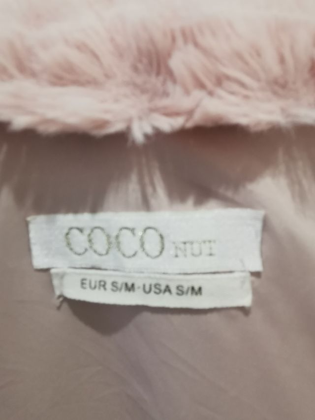 Casaco de senhora c/capuz em pelo sintético