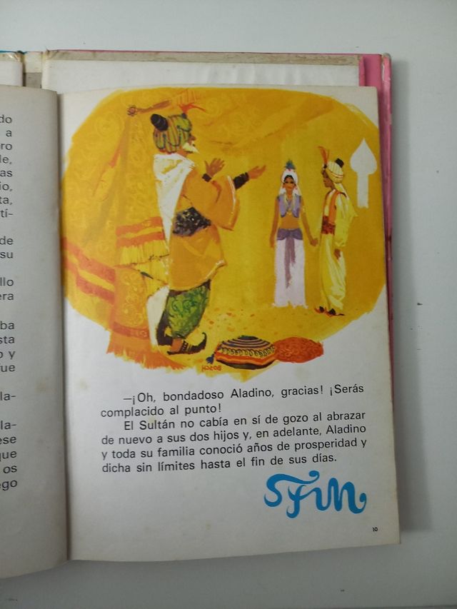 2 libros de varios cuentos infantiles