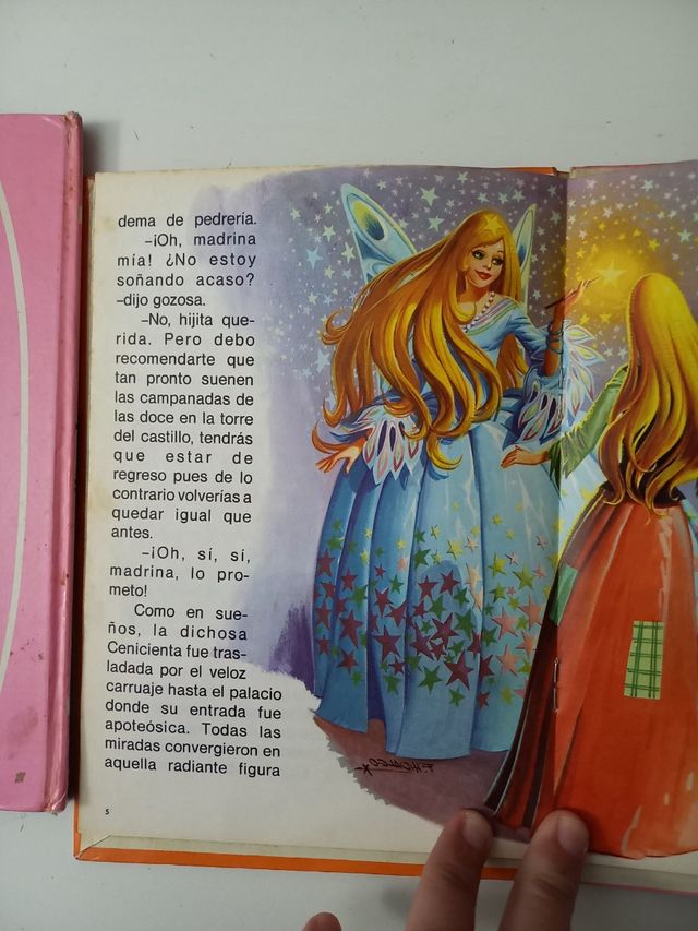 2 libros de varios cuentos infantiles