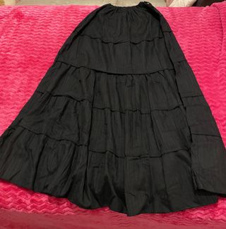 Falda negra ancha