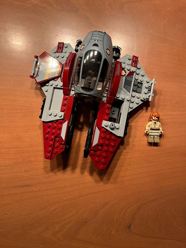 LEGO Star Wars Obi-Wan's Jedi Interceptor 75135