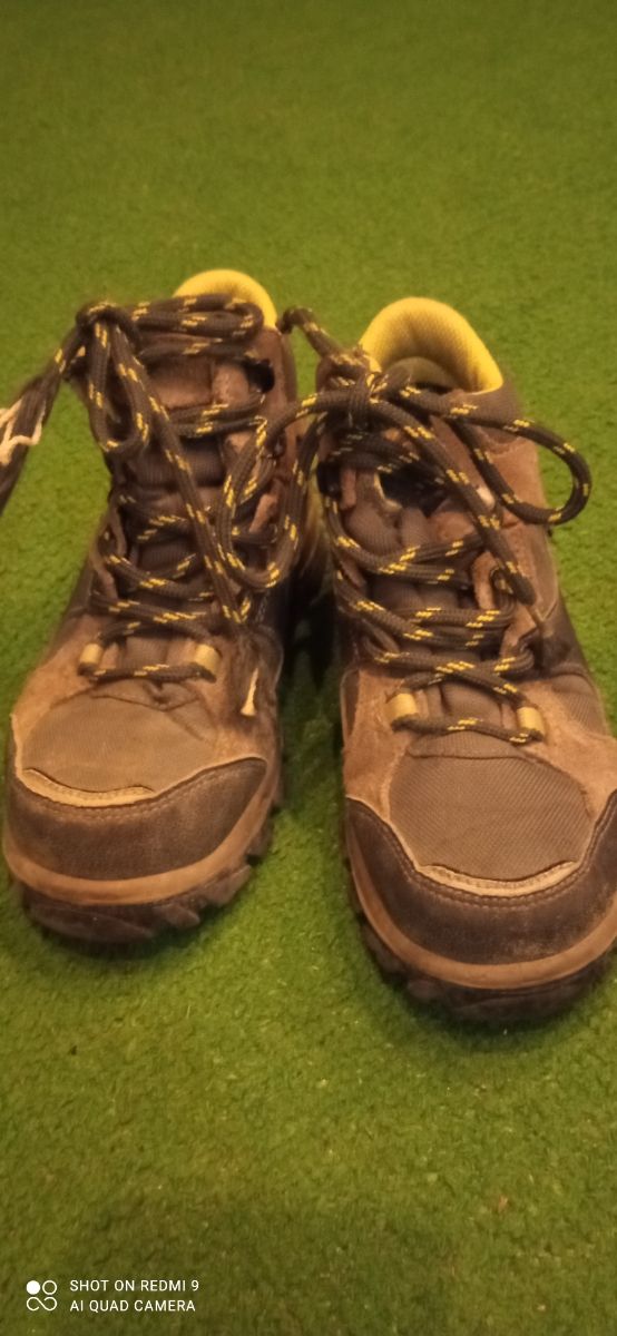 Botas de montaña o nieve niños