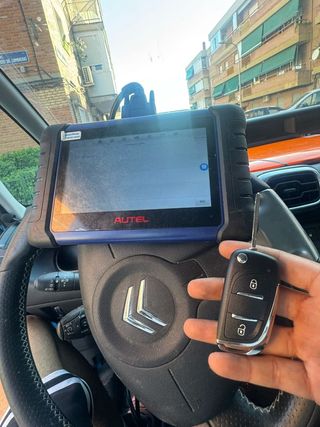 Programación de duplicados  de mandos para coches