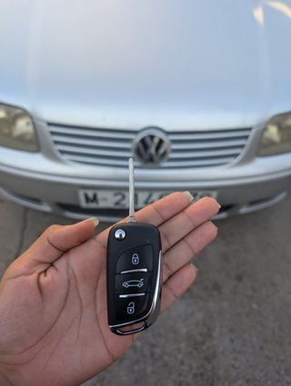 Programación de duplicados  de mandos para coches