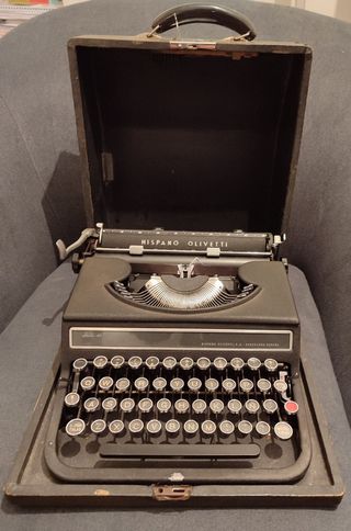 Máquina de escribir. Hispano Olivetti.