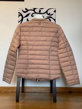 Cazadora rosa acolchada