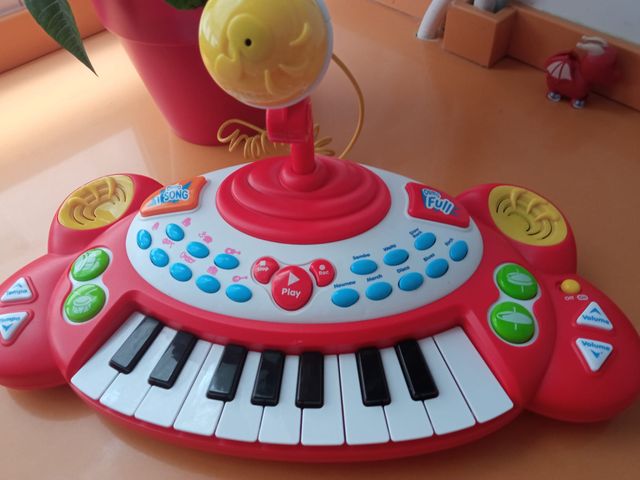 Teclado Piano Infantil El Corte Inglés.