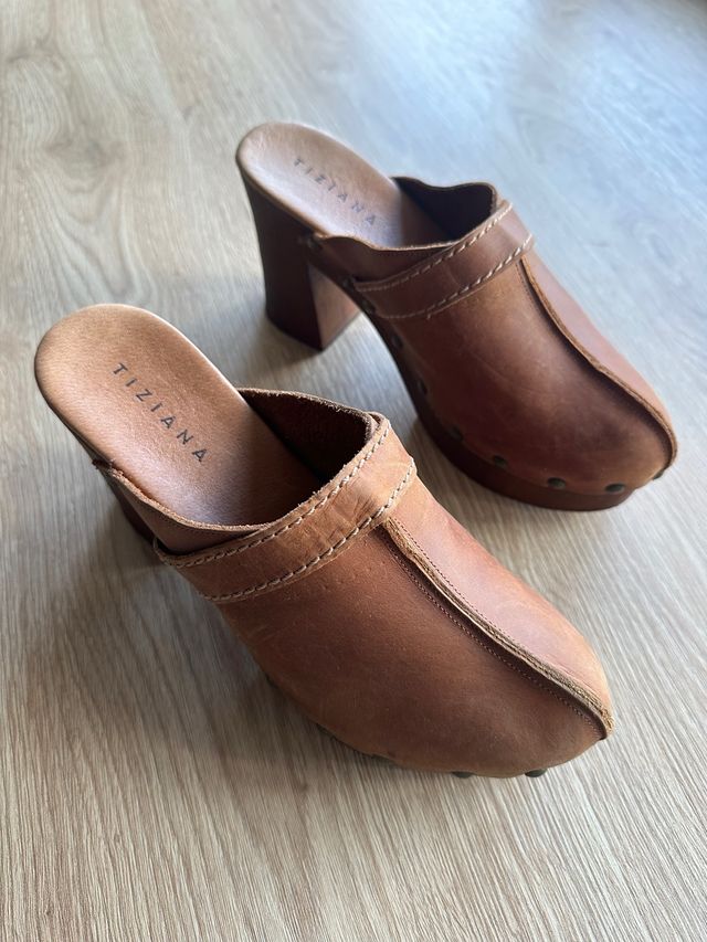 Zuecos marrones Tiziana