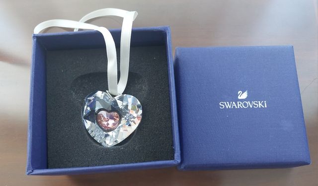 FIGURA ORIGINAL SWAROVSKI. CORAZON 2006