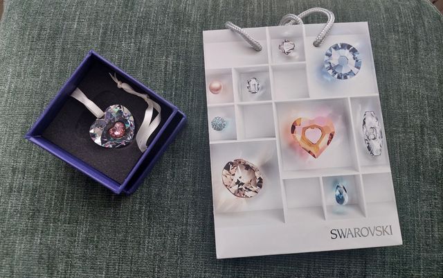 FIGURA ORIGINAL SWAROVSKI. CORAZON 2006