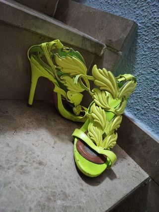 Tacones sandalias y manoletinas