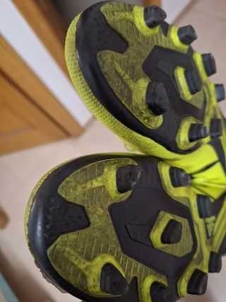 Botas de fútbol adidas