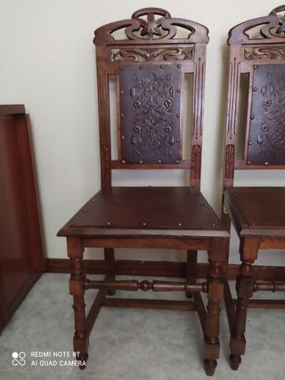 Sillas antiguas de madera