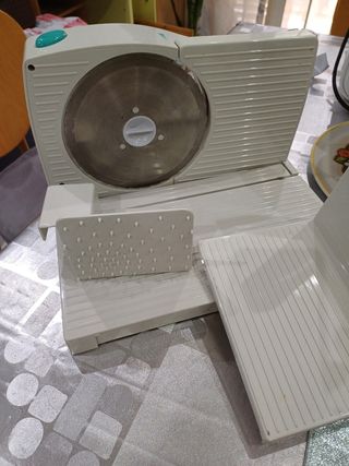 Affettatrice piccola Ferrari