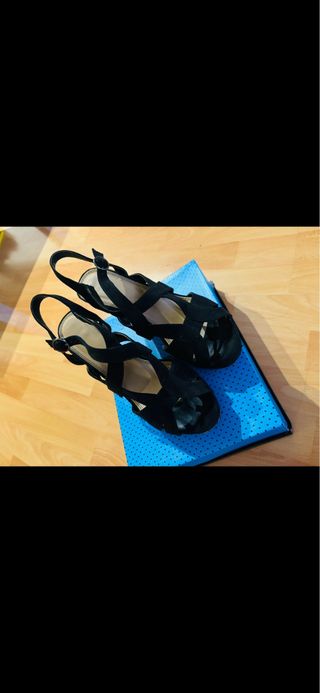 Sandalias negras
