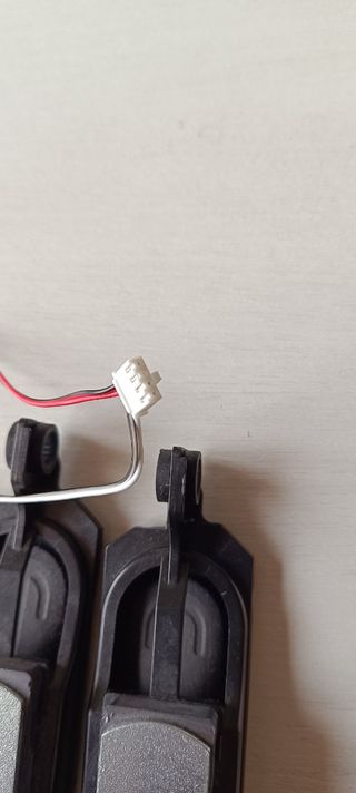 Pareja altavoces para tv 6Ω 10w.