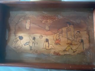 ANTIGUA BANDEJA PIROGRABADA Y TEÑIDA A MANO