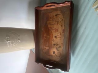 ANTIGUA BANDEJA PIROGRABADA Y TEÑIDA A MANO