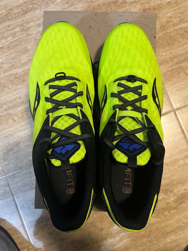 Zapatillas Saucony talla 46 a estrenar