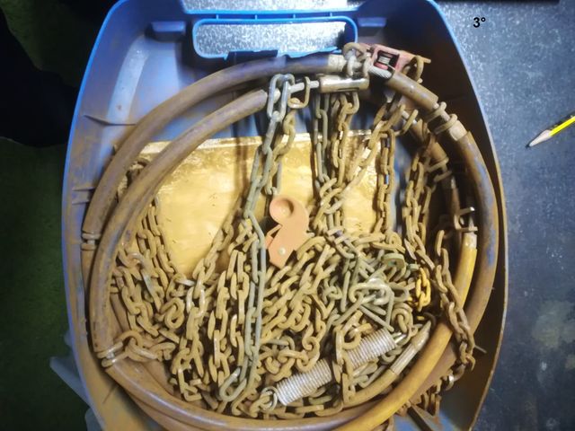 Vendo 2 PACCHI DI CATENE DA NEVE KONIG.