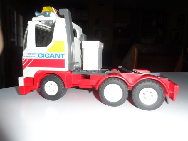 PLAYMOBIL CAMIÓN MÁS EXCAVADORA