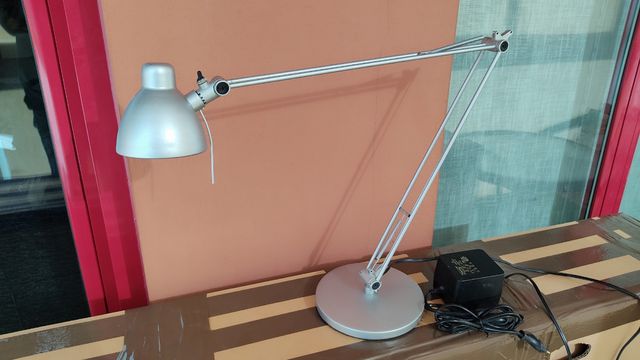 Flexo halógeno escritorio IKEA