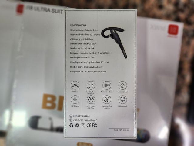 Auricular con estuche de carga