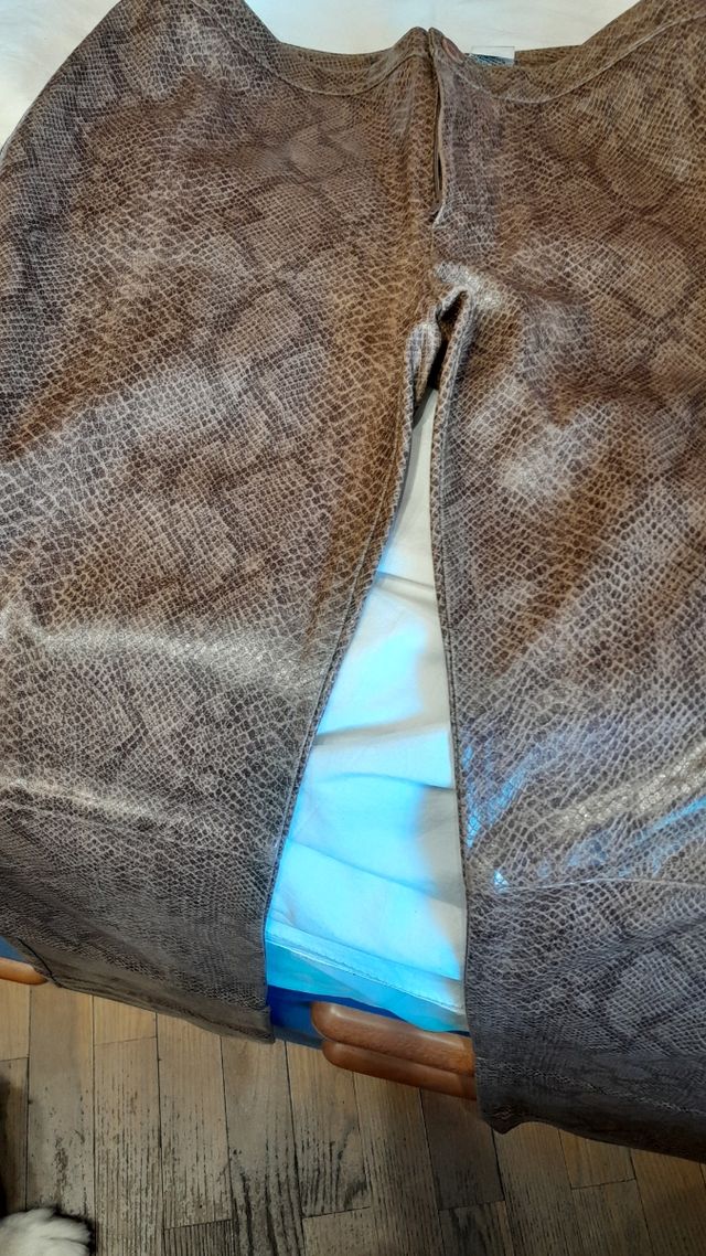 Pantalón de piel Zara