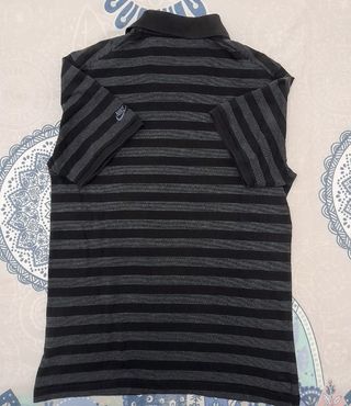 Polo rayas vintage Nike talla S o 36-38.