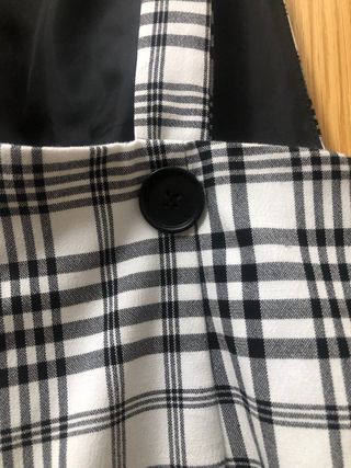 Peto de cuadros blanco y negro stradivarius