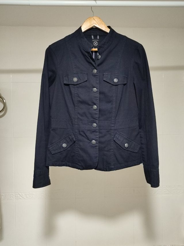 Chaqueta mujer azul marina elástica, Encuentro