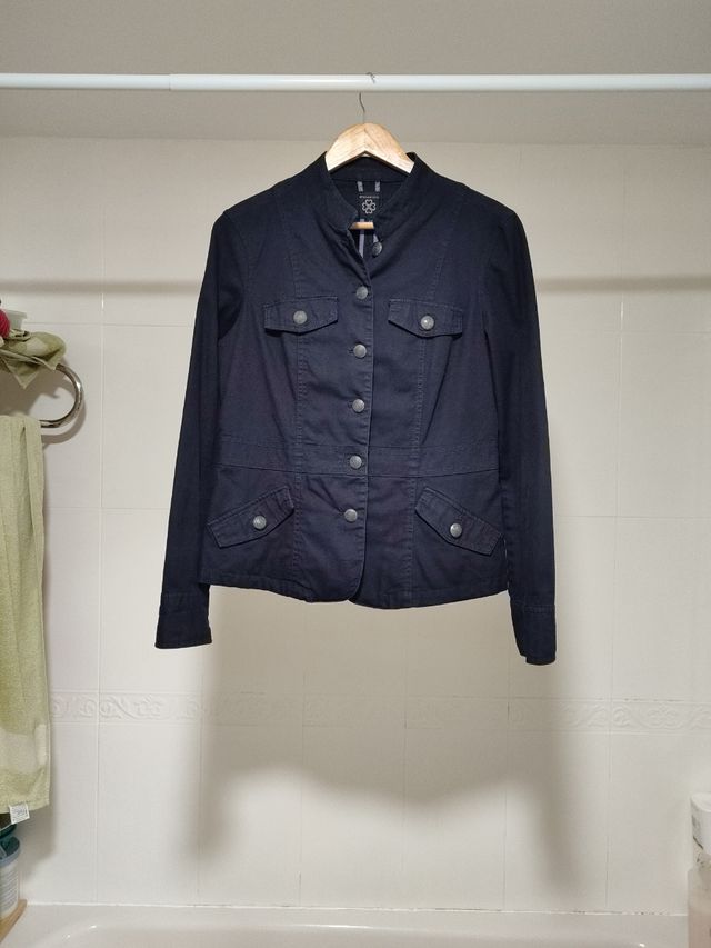 Chaqueta mujer azul marina elástica, Encuentro