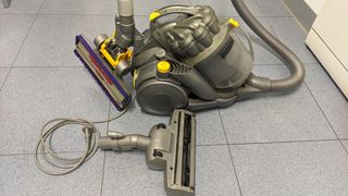 Dyson DC08  Aspirador de carro