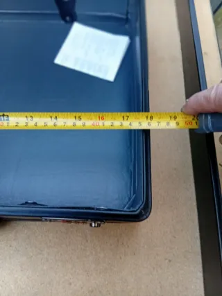 Maletín ejecutivo negro rígido