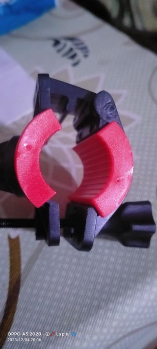 Adaptador para movil en bici.