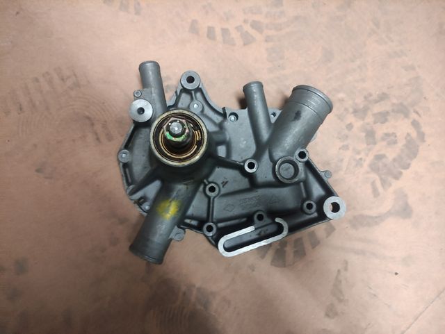 Bomba de agua Renault 4