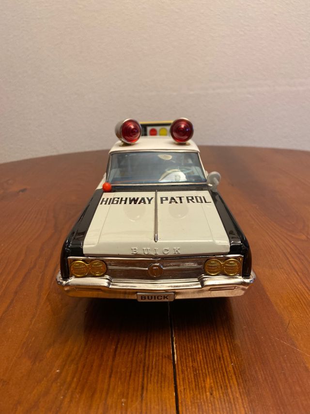 Coche  Buick Highway Patrol. Ichiko. Funciona