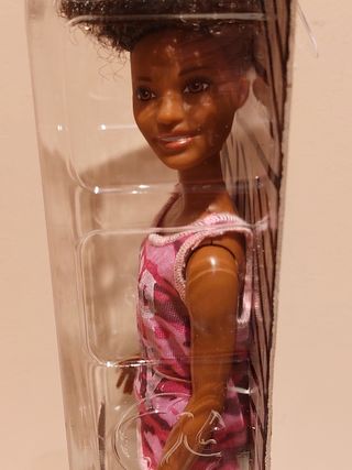 ✅Barbie Fashionista 128 y lego aventura de playa