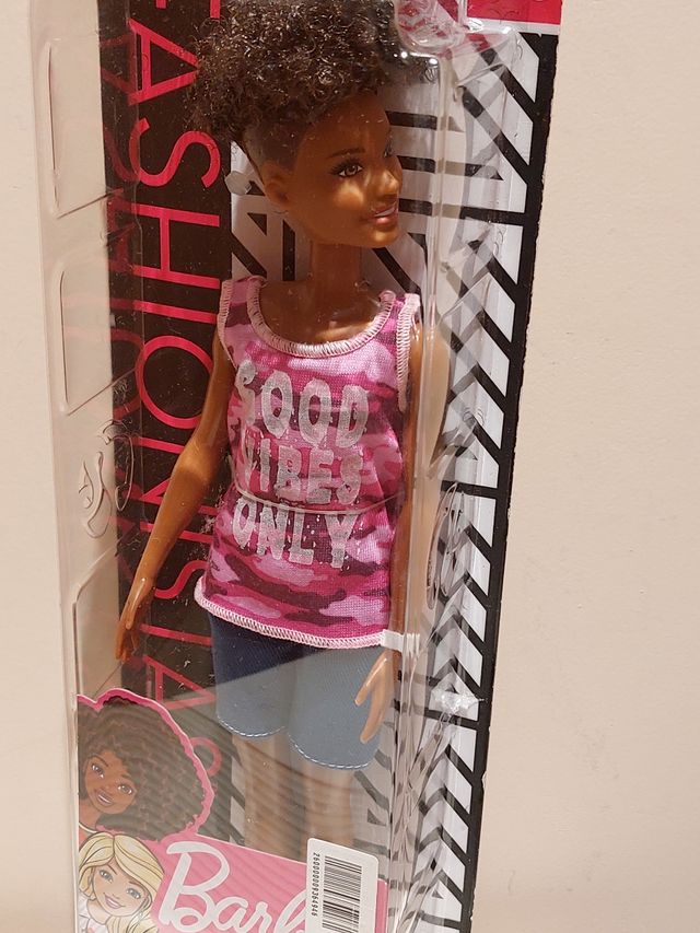 ✅Barbie Fashionista 128 y lego aventura de playa