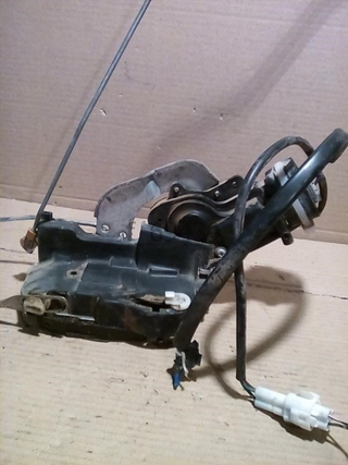 Cerradura puerta delantera derecha Suzuki  f_69439