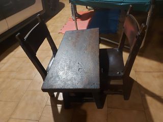 Mesa de madera maziza de niño