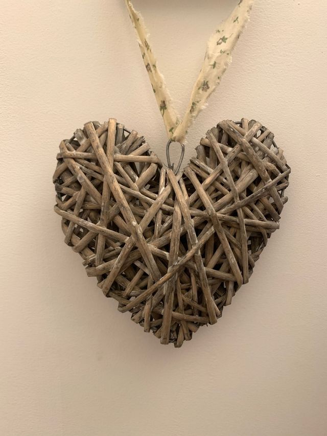 Decorazioni Natalizie. Cuori in legno