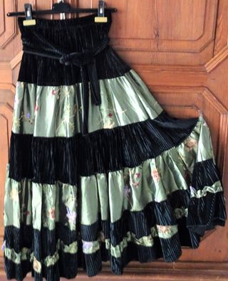 FALDA ROMANTICA VOLANTES MUY ORIGINAL