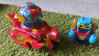 Lote de 100 Super Things y vehiculos