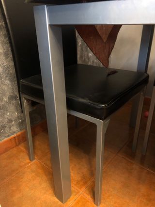 Mesa de salon + 4 sillas