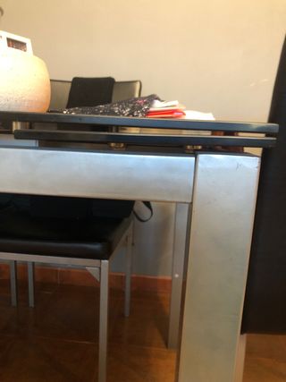 Mesa de salon + 4 sillas