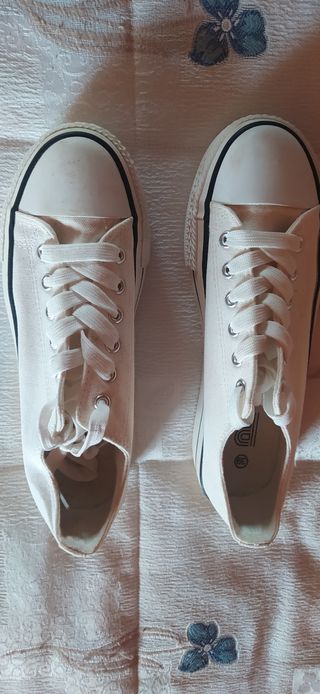 zapatillas blancas
