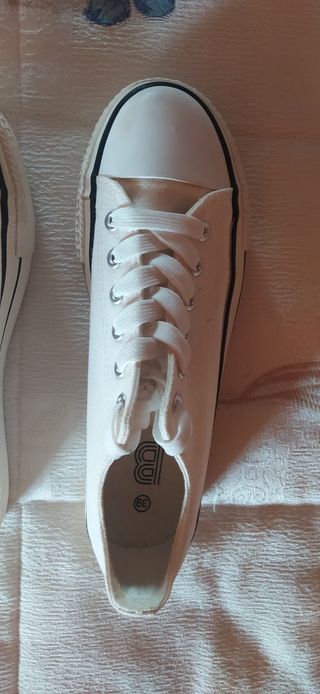 zapatillas blancas