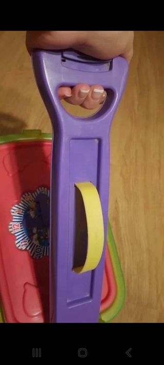 Carrito con 108 piezas de construcción